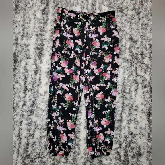 Decree Black Floral Pants with Pockets - Picture 1 of 11
